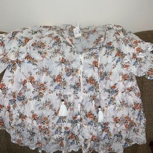 Thin flowery shirt